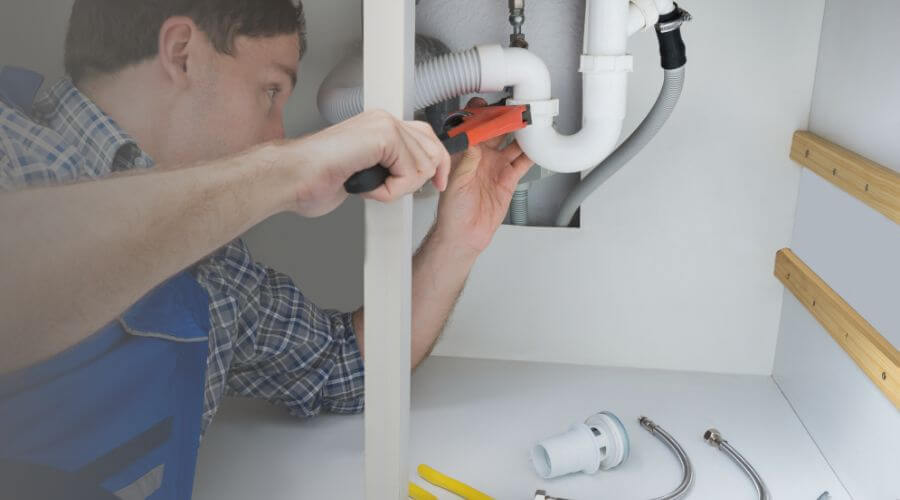 Expert burst pipe repair services in McGregor, IA